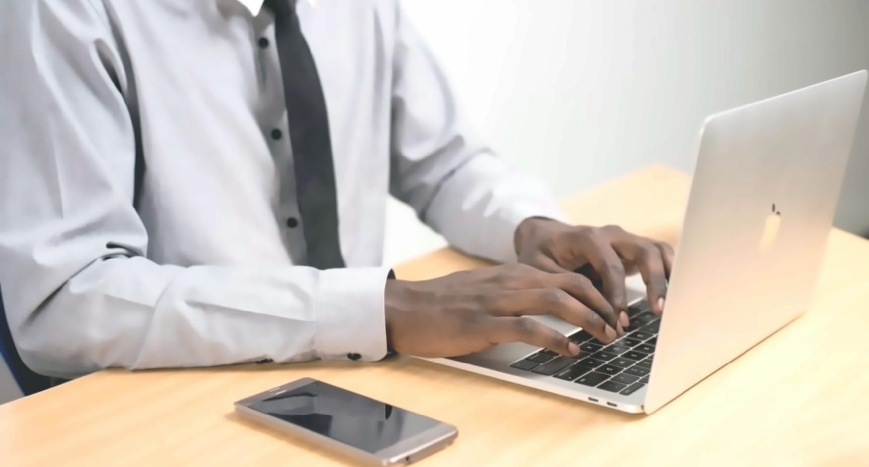 Ambiente di sviluppo database con server e configurazioni